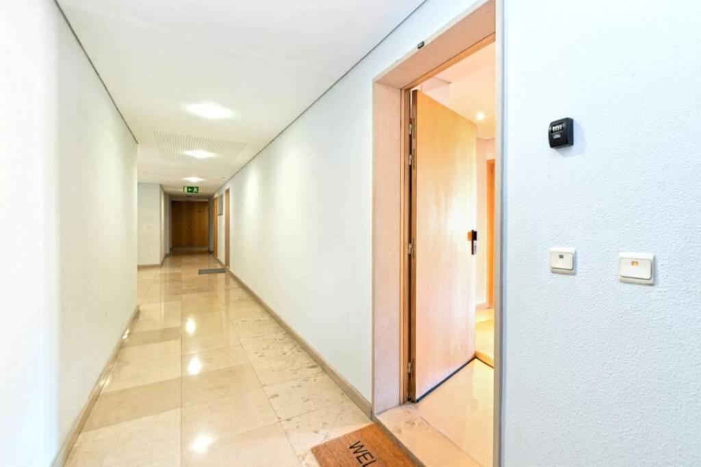 Av. Da Liberdade Comfortable Apt With Balcony リスボン エクステリア 写真